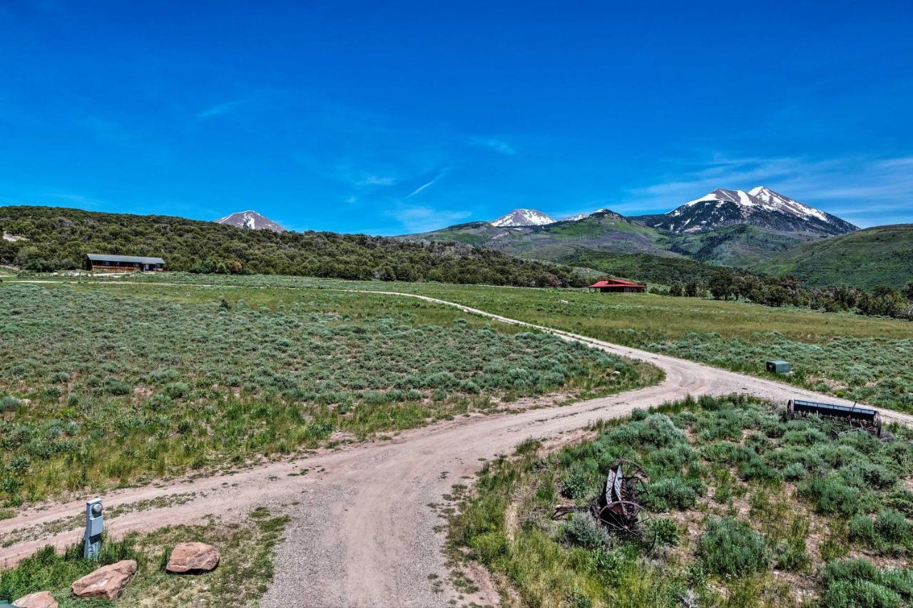 Cabin With Fire Pit, Views And Bbq 18 Mi To Moab! Екстериор снимка